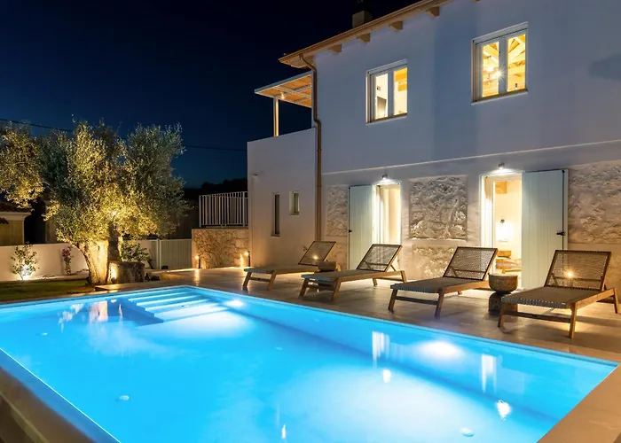 Casa Oliva * Tsoukaladhes